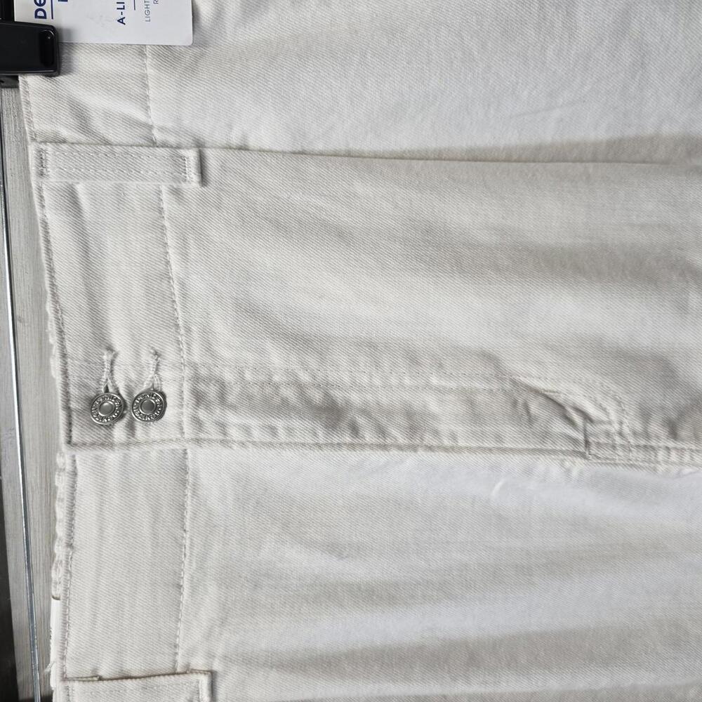Women's High-Rise Loose A-Line Jean Shorts | Denizen from Levi's | 16 - Picture 3 of 9